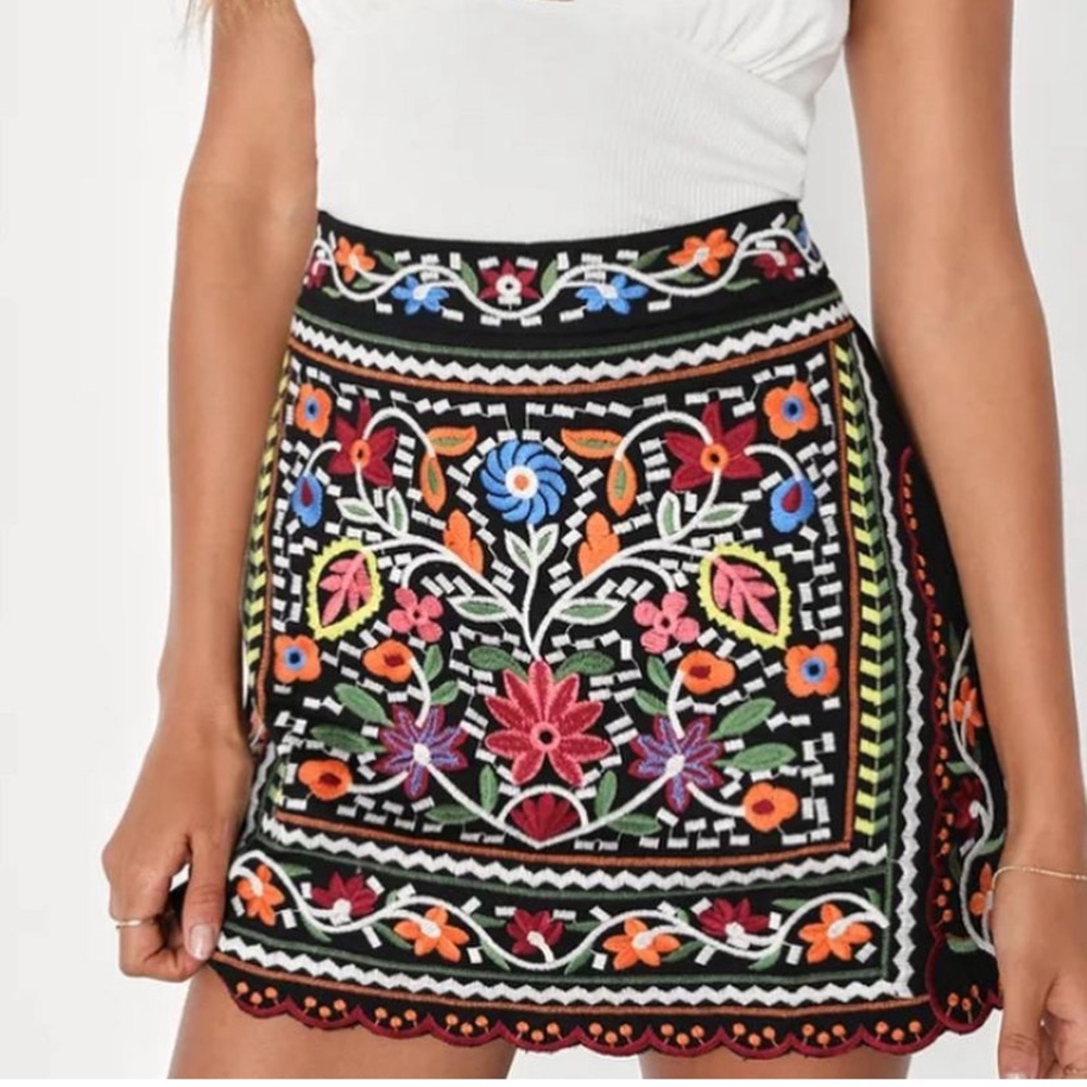 Lulus embroidered skirt